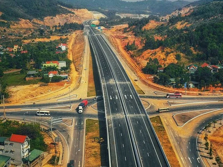 Thủ tướng biểu dương các chủ đầu tư, Ban Quản lý dự án, đơn vị tư vấn, thi công các công trình trọng điểm quốc gia