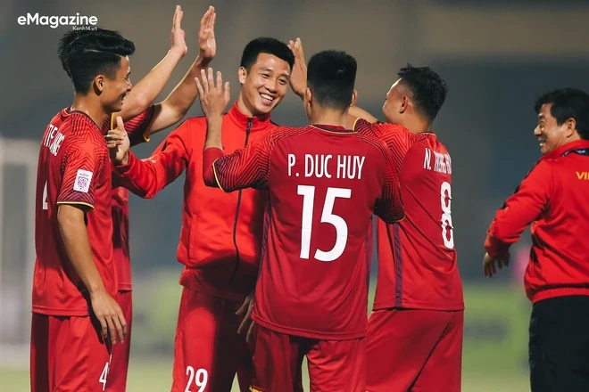 Tinh thần URI và một thế hệ ngẩng đầu