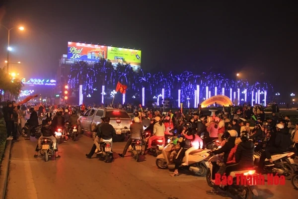Xứ Thanh lại “bùng cháy” sau kỳ tích mới của đội tuyển Việt Nam