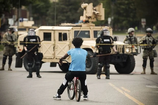 Tổng thống Mỹ thông báo sẵn sàng triển khai quân đội đối phó biểu tình