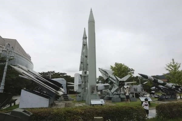 Truyền thông Triều Tiên phản ứng về việc Hàn Quốc phát triển tên lửa