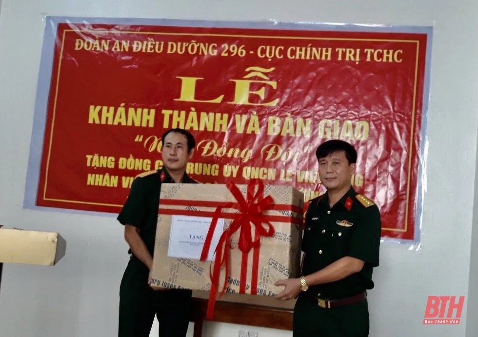 Đoàn An điều dưỡng 296, Cục Chính trị (Tổng cục Hậu cần) bàn giao nhà cho đồng đội khó khăn