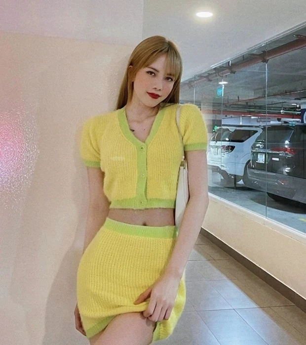 Phong cách bánh bèo phủ sóng street style của dàn sao Việt