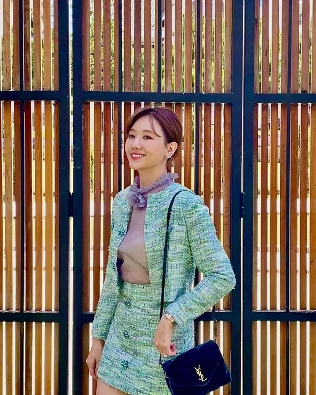 Phong cách bánh bèo phủ sóng street style của dàn sao Việt