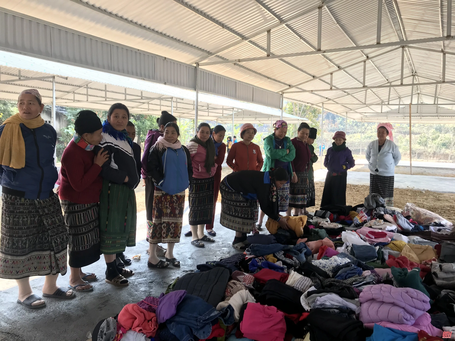 Ấm áp “Chợ nhân đạo” tại vùng biên Quang Chiểu