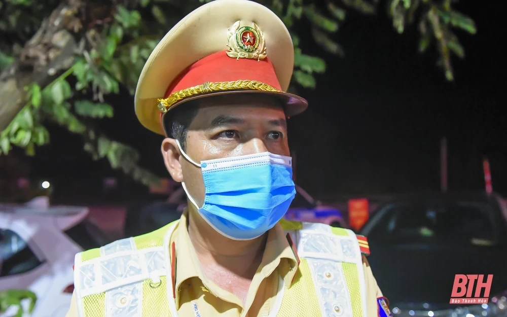 Trắng đêm kiểm soát phòng, chống dịch ở cửa ngõ Thanh Hóa