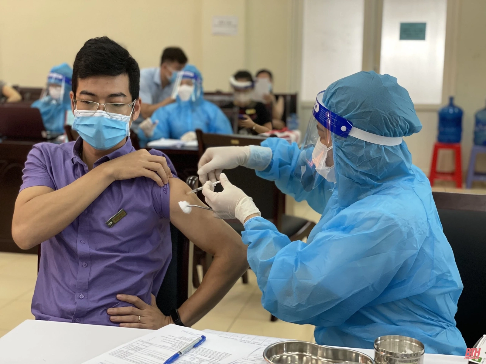 Phê duyệt phân bổ vắc - xin và tổ chức tiêm phòng COVID-19 đợt 5 năm 2021