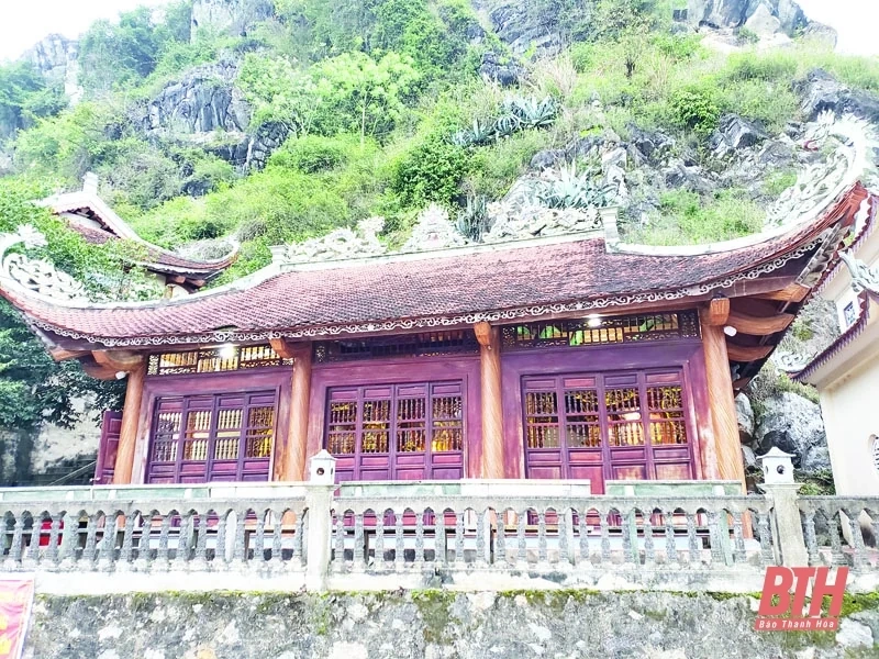 Con đường di tích