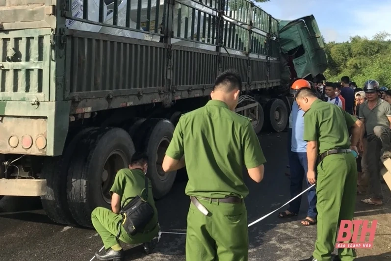 Khẩn trương khắc phục hậu quả vụ TNGT tại Như Xuân làm hai lái xe tử vong