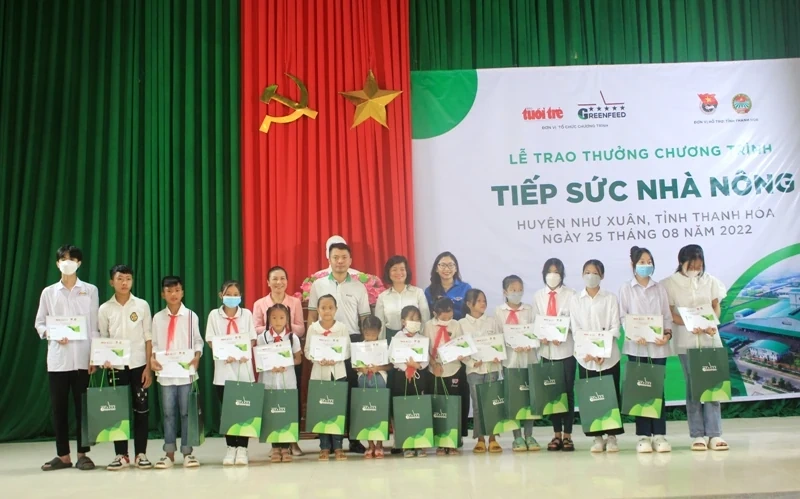 Trao thưởng Chương trình “Tiếp sức nhà nông” năm 2022