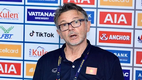 HLV Troussier: “Muốn vô địch, chúng ta không được sợ hãi, lảng tránh bất kể đối thủ nào”; Thủ tướng Campuchia không muốn Chủ tịch LĐBĐ nước này từ chức