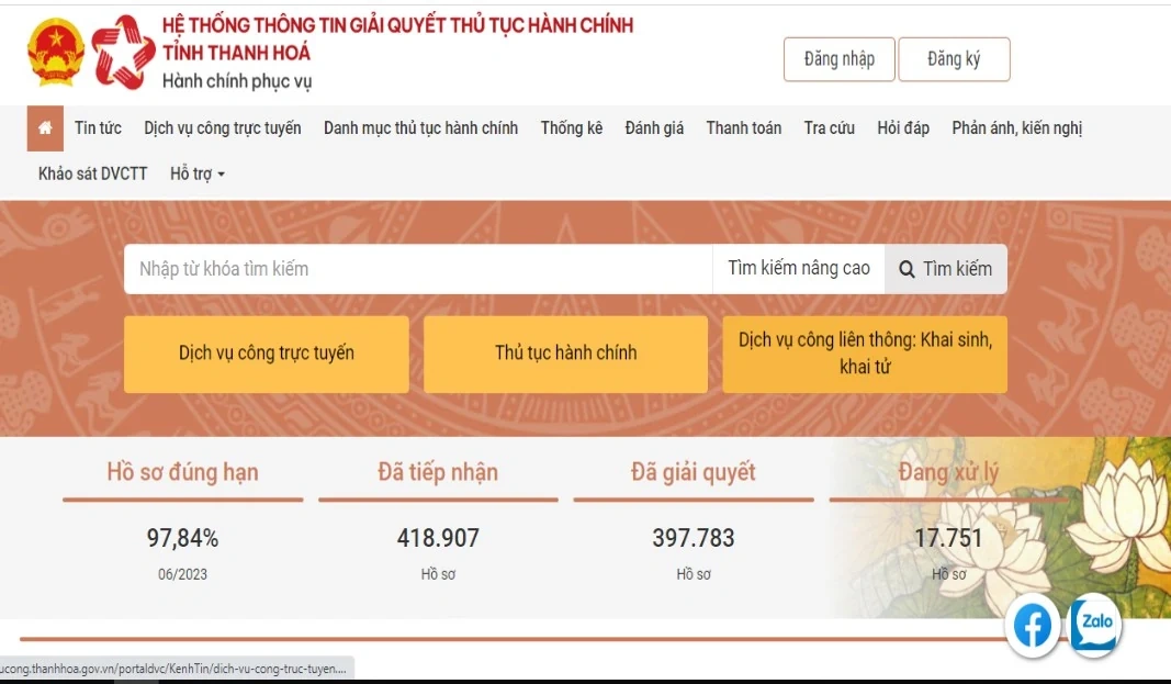 Đi từng ngõ, gõ từng nhà, hướng dẫn từng người sử dụng dịch vụ công trực tuyến
