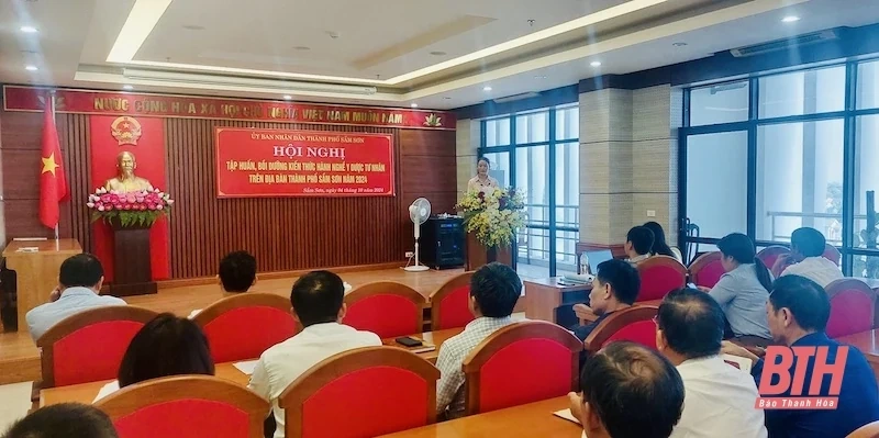Cập nhật, bồi dưỡng kiến thức hành nghề y, dược tư nhân trên địa bàn thành phố Sầm Sơn