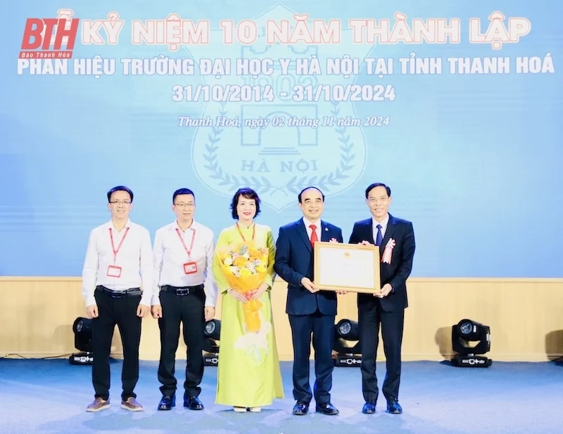 Kỷ niệm 10 năm thành lập Phân hiệu Trường Đại học Y Hà Nội tại Thanh Hóa