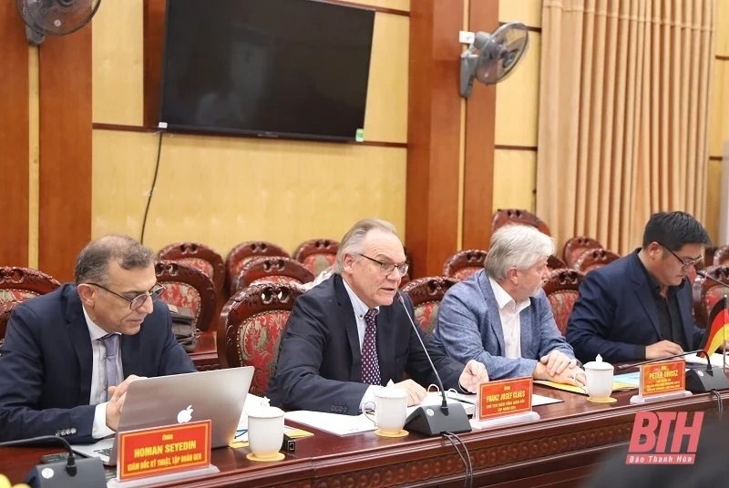 Phó Chủ tịch Thường trực UBND tỉnh Nguyễn Văn Thi làm việc với Đoàn công tác của Cộng hoà Liên bang Đức