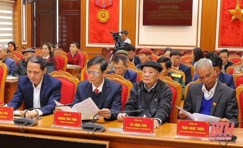 Đóng góp ý kiến vào dự thảo Báo cáo chính trị Đại hội Đảng bộ huyện Thiệu Hóa lần thứ XXI