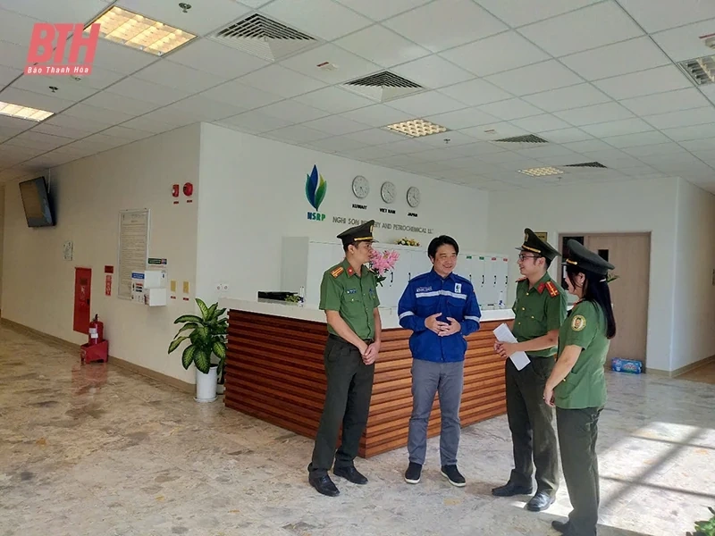 Bịt “kẽ hở” trong công tác quản lý người nước ngoài (Bài 1): Siết chặt công tác quản lý