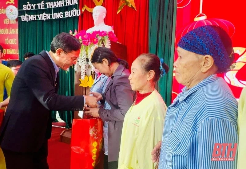 “Xuân ấm áp - Tết yêu thương” cho bệnh nhân tại Bệnh viện Ung bướu Thanh Hóa