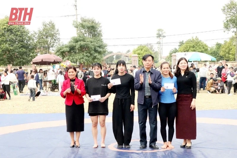 Hội vật truyền thống xã Hoằng Lưu - Tinh thần thượng võ mừng Xuân Ất Tỵ