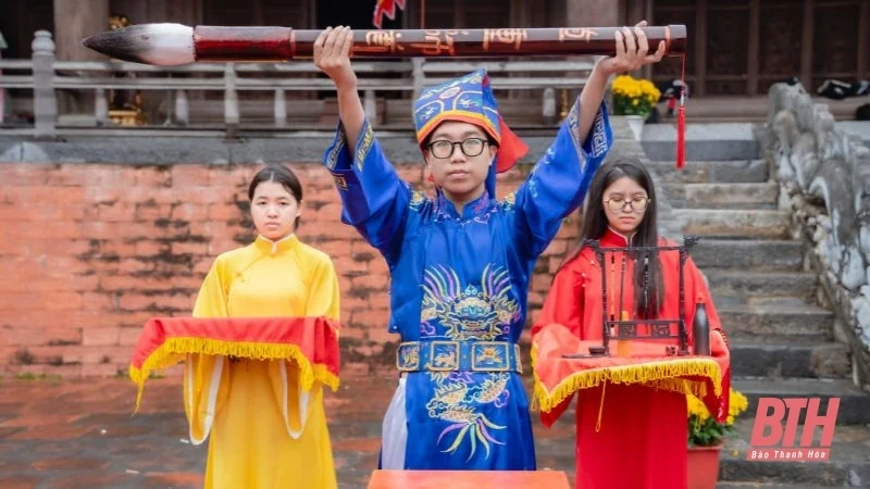 Khai bút đầu năm: Gìn giữ truyền thống, tiếp bước tương lai