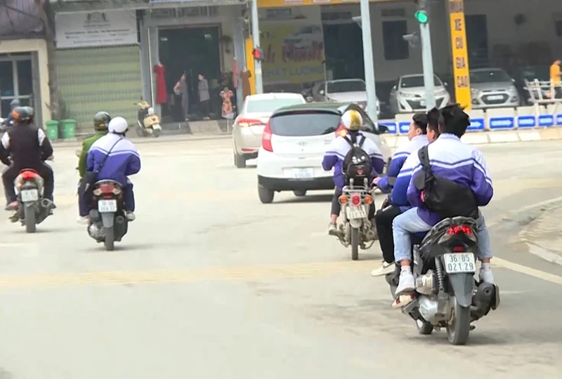 Tăng cường giải pháp bảo đảm an toàn giao thông trong lứa tuổi học sinh