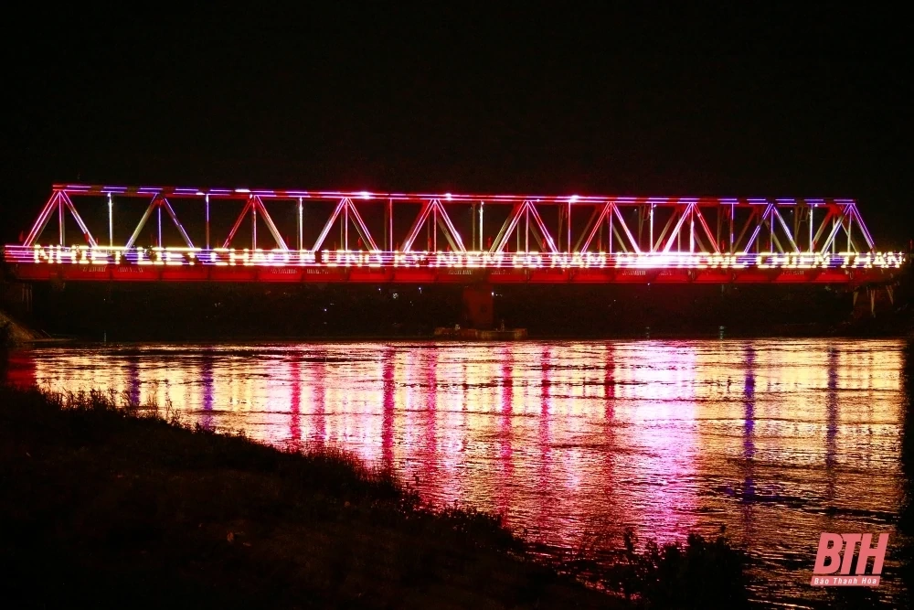 Lung linh cầu Hàm Rồng