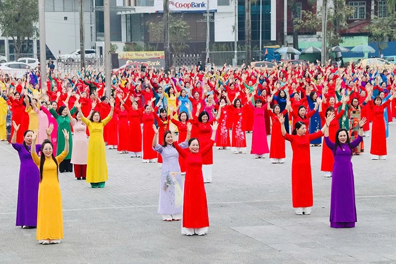 Phát huy vai trò của phụ nữ trong xây dựng đời sống văn hóa