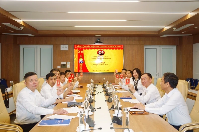 100% chi bộ trực thuộc Đảng bộ Công ty Điện lực Thanh Hóa hoàn thành tổ chức đại hội nhiệm kỳ 2025-2027 