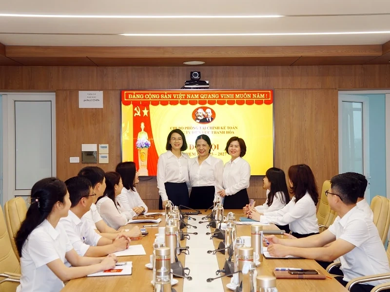 100% chi bộ trực thuộc Đảng bộ Công ty Điện lực Thanh Hóa hoàn thành tổ chức đại hội nhiệm kỳ 2025-2027 