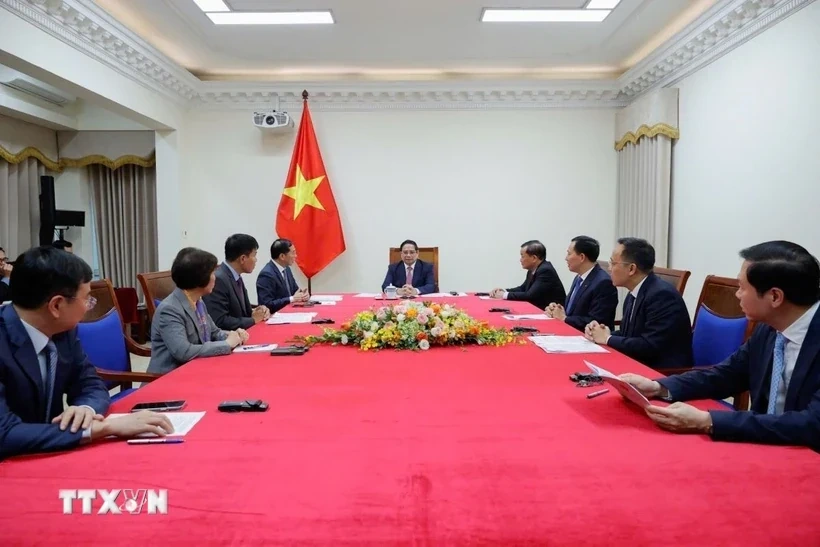 Thủ tướng Phạm Minh Chính điện đàm với Thủ tướng Malaysia Anwar Ibrahim