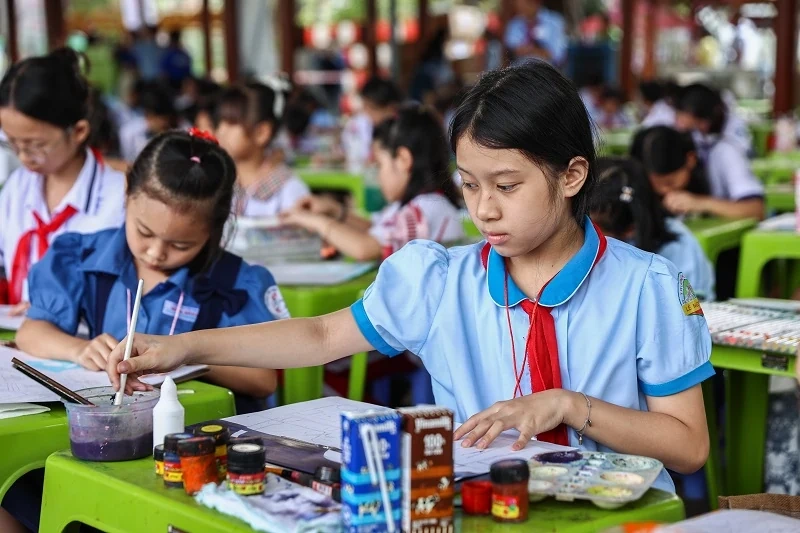 Vinamilk tặng 50.000 hộp sữa cho thiếu nhi TP Hồ Chí Minh nhân sự kiện 50 năm thống nhất đất nước