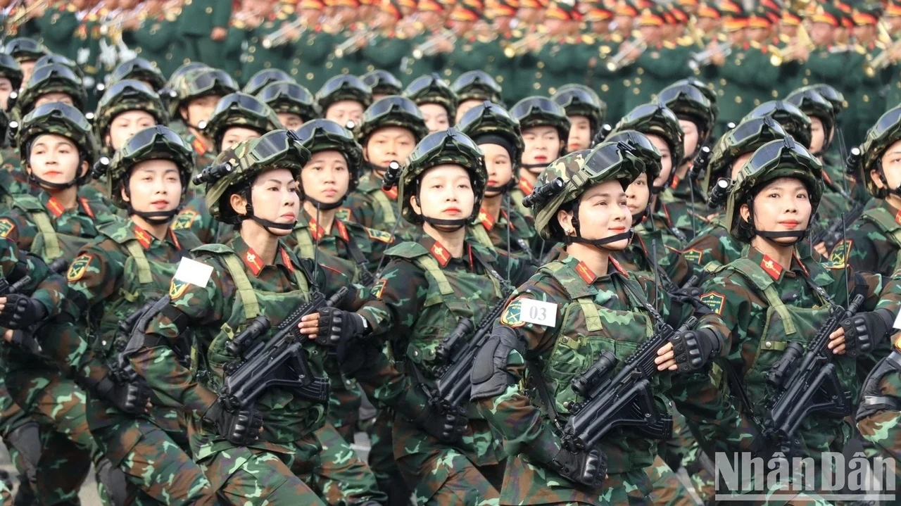 Tổng hợp luyện diễu binh chuẩn bị Đại lễ 30/4