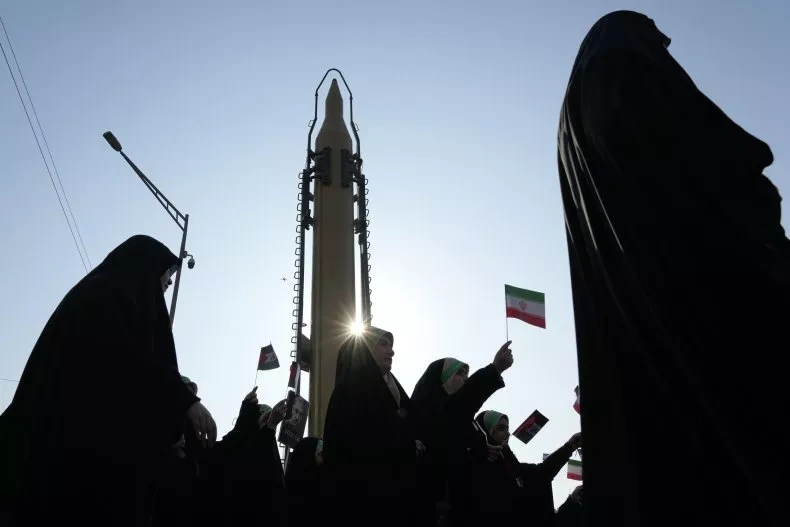 Mỹ cứng rắn với Iran, gia tăng nguy cơ chiến tranh