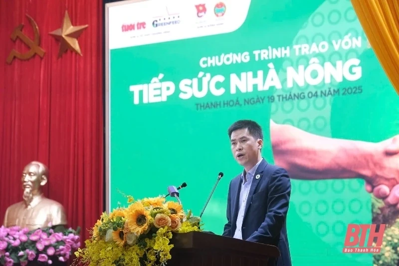 Nông dân huyện Lang Chánh được trao vốn Chương trình “Tiếp sức nhà nông”