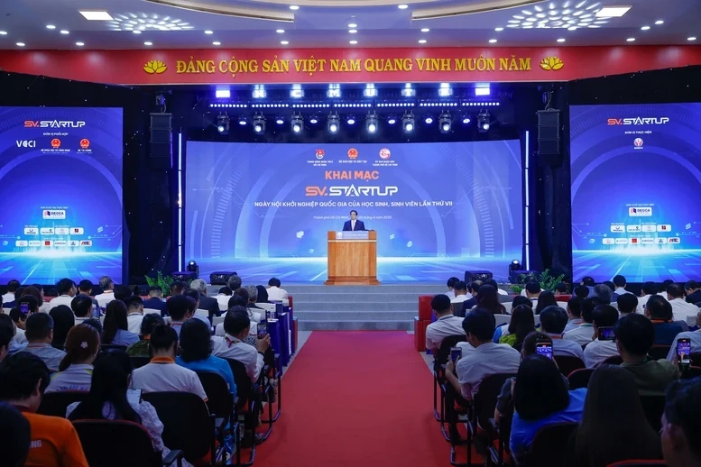 Thủ tướng: “Thần tốc táo bạo” để đưa Việt Nam trở thành trung tâm đổi mới sáng tạo