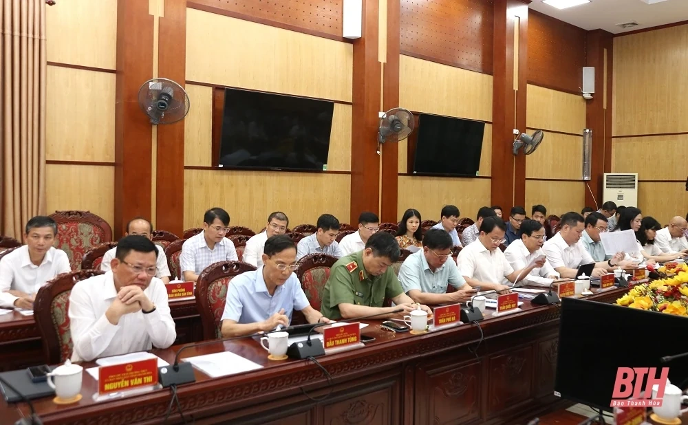 Thảo luận và quyết định các nhiệm vụ trọng tâm phát triển kinh tế - xã hội tháng 5/2025
