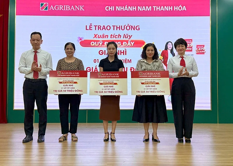 103 khách hàng trúng thưởng Chương trình “Xuân tích lũy, quỹ đong đầy” tại Agribank Nam Thanh Hóa