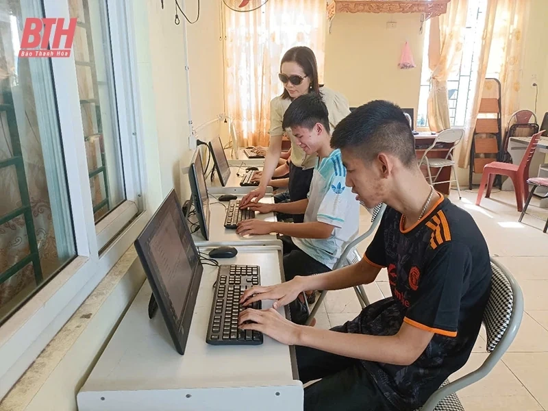 Công nghệ thông tin - “đôi mắt” của người khiếm thị