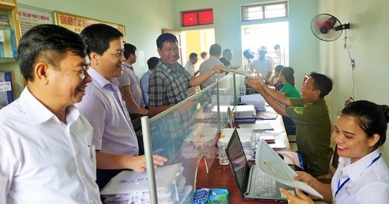 Bộ Nội vụ hướng dẫn thực hiện Nghị định 177 về chính sách đối với cán bộ không tái cử, tái bổ nhiệm