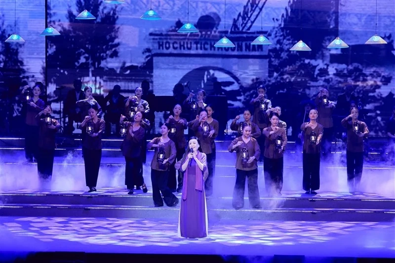 Vỡ òa từng cung bậc cảm xúc với chương trình nghệ thuật đặc biệt “Đảng trong mùa xuân đại thắng”