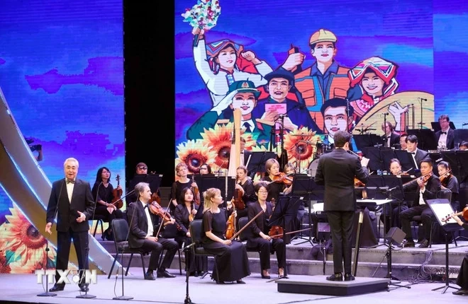 Tổng Bí thư Tô Lâm dự Chương trình nghệ thuật Đảng trong mùa Xuân đại thắng