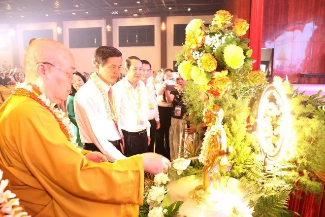 Hơn 4.500 tăng ni và phật tử dự Đại lễ Phật đản tại chùa Bái Đính