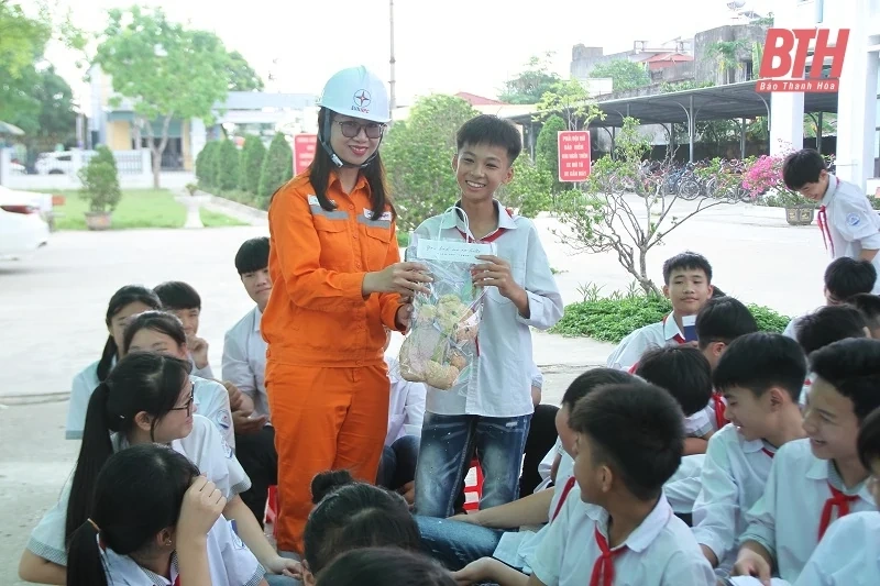 Nâng cao công tác tuyên truyền, hướng đến cộng đồng sử dụng điện an toàn, tiết kiệm