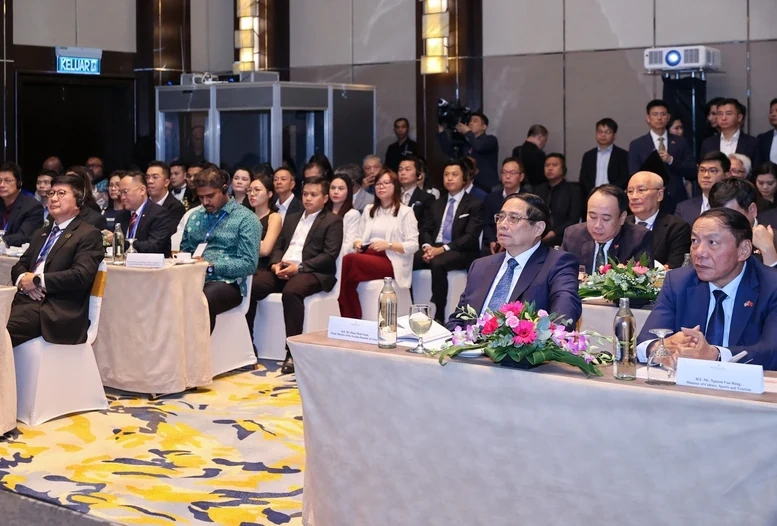 Thủ tướng kêu gọi doanh nghiệp phát huy sứ mệnh kết nối trong ASEAN và giữa Việt Nam - Malaysia