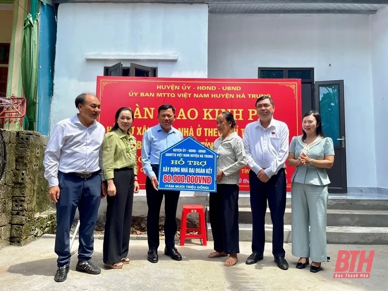 Kiểm tra, đôn đốc việc triển khai sắp xếp đơn vị hành chính cấp xã; hỗ trợ xây dựng nhà ở cho hộ nghèo và giải ngân vốn đầu tư công tại huyện Hà Trung