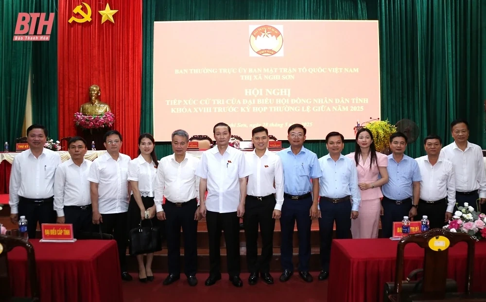 Chủ tịch UBND tỉnh Đỗ Minh Tuấn tiếp xúc cử tri thị xã Nghi Sơn