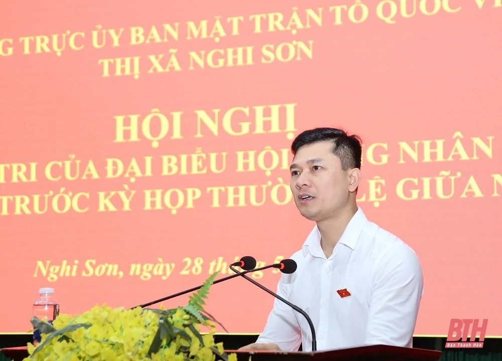 Chủ tịch UBND tỉnh Đỗ Minh Tuấn tiếp xúc cử tri thị xã Nghi Sơn