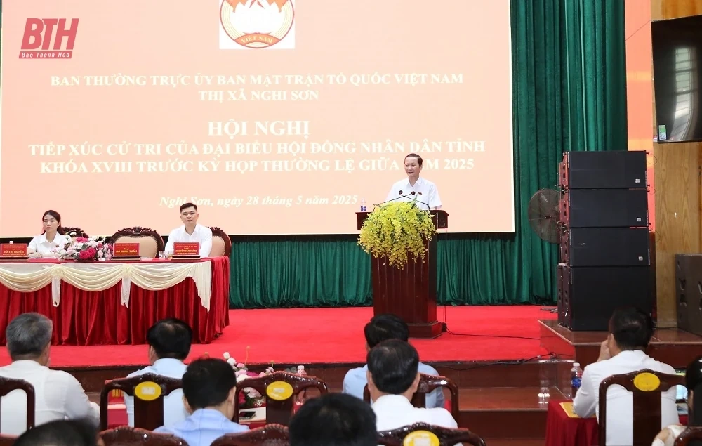 Chủ tịch UBND tỉnh Đỗ Minh Tuấn tiếp xúc cử tri thị xã Nghi Sơn