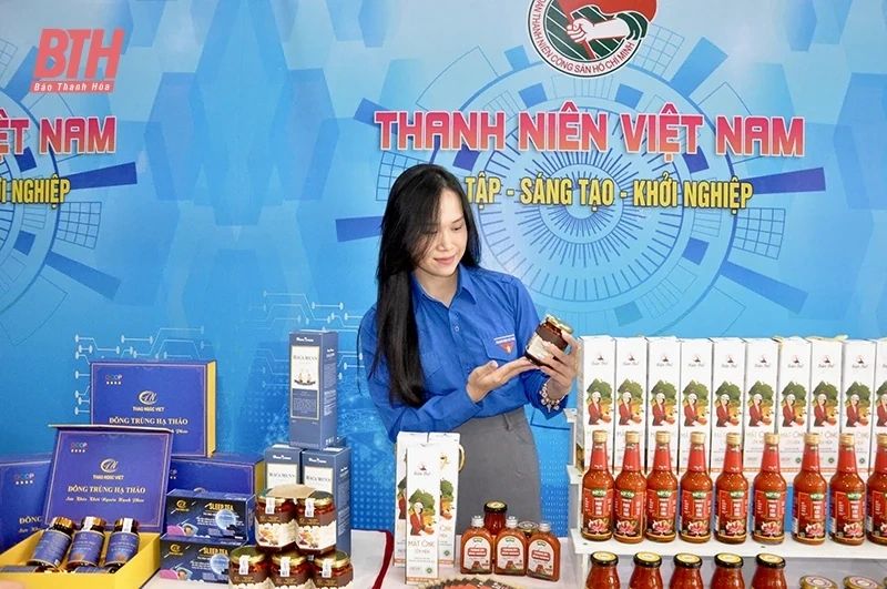 Khơi dậy khát vọng cống hiến cho người trẻ
