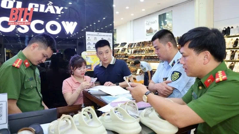 TP Thanh Hóa: Cửa hàng kinh doanh thời trang giả loạt thương hiệu nổi tiếng